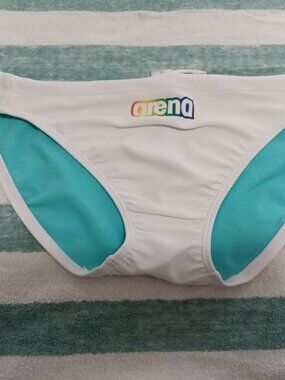 RARE ARENA WHITE SWIM BRIEF WITH 1 1/2" SIDES, SIZE "O" (32"-33") (Pre-Owned)